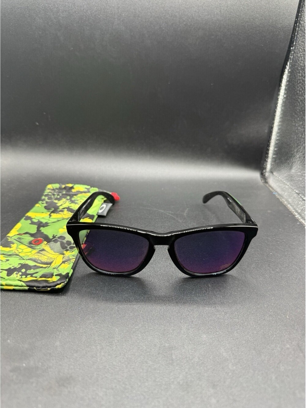 Oakley Frogskin Jupiter Camo Polished Black/+Red Iridium 24-254